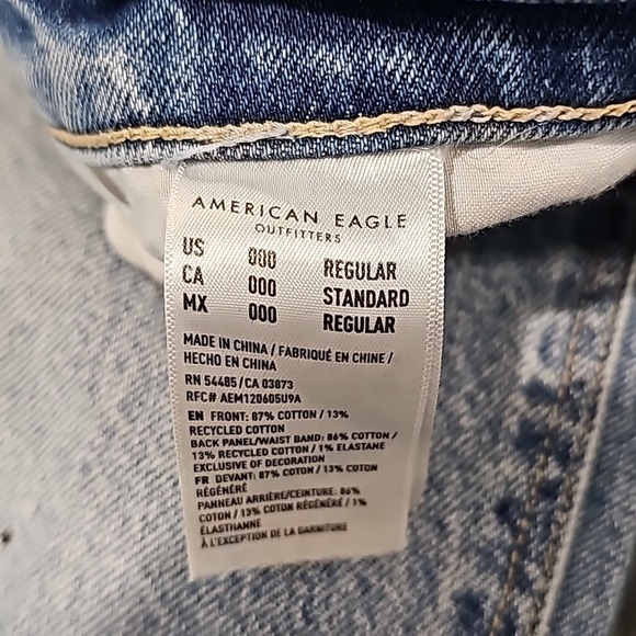 AE bedazzled Strigid high-rise‎ mom jeans size 000 12" waist - Picture 8 of 8